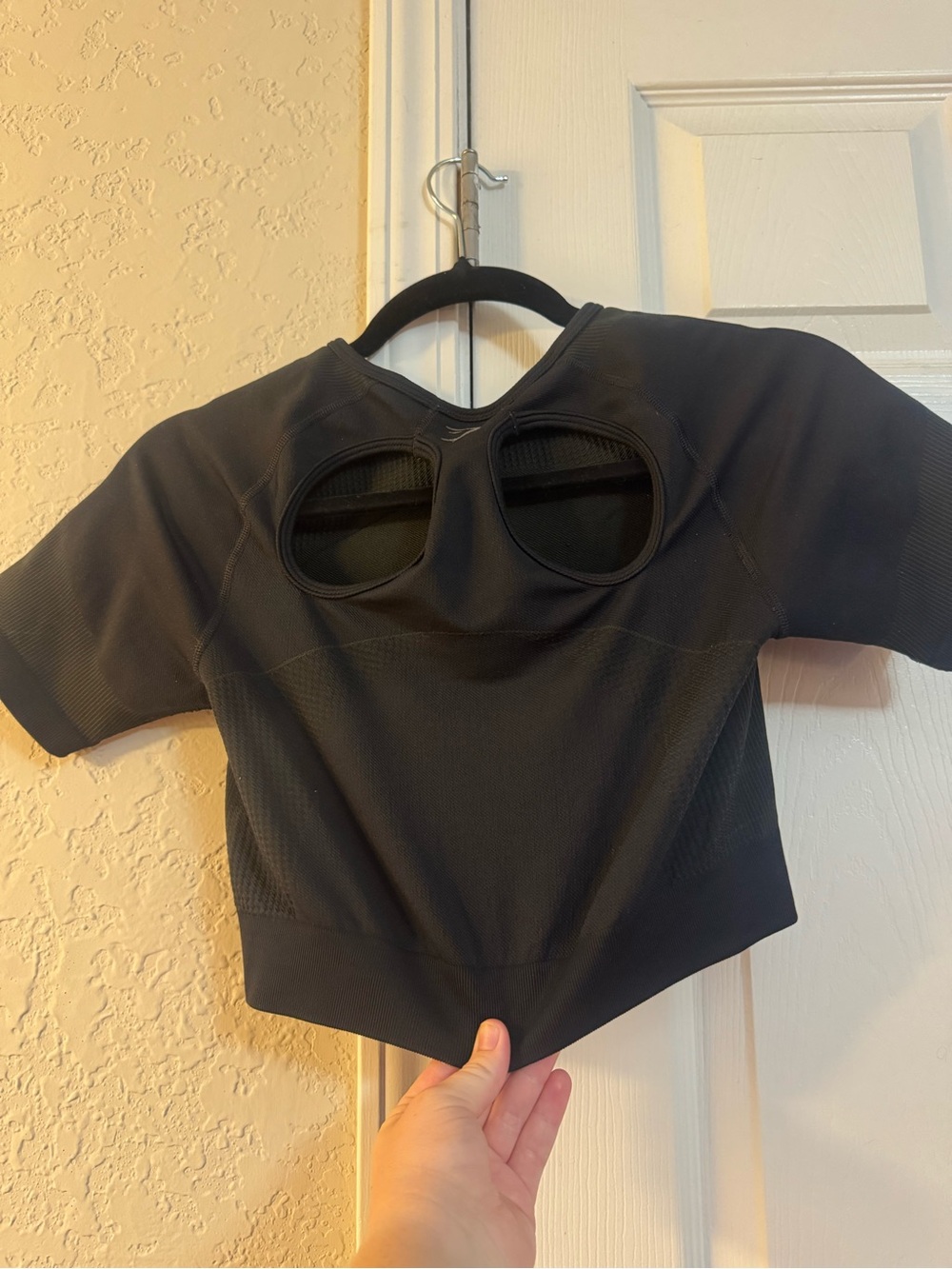 Gymshark Black Cropped Performance Tee - Picture 3 of 3